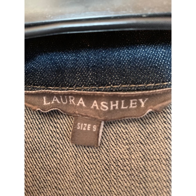 LAURA ASHLEY(ローラアシュレイ)のレディースジャケット レディースのジャケット/アウター(Gジャン/デニムジャケット)の商品写真