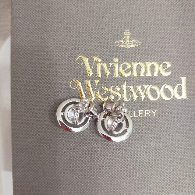 Vivienne Westwood(ヴィヴィアンウエストウッド)のヴィヴィアンウエストウッド　オーブピアス メンズのアクセサリー(ピアス(両耳用))の商品写真