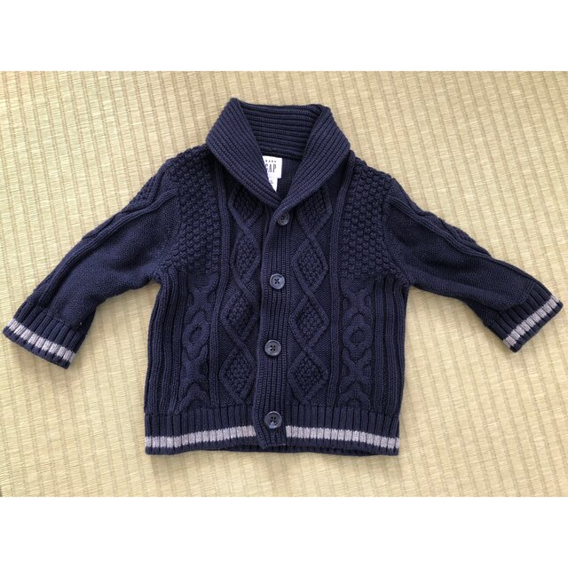 GAP(ギャップ)のGAP カーディガン　70 キッズ/ベビー/マタニティのベビー服(~85cm)(カーディガン/ボレロ)の商品写真