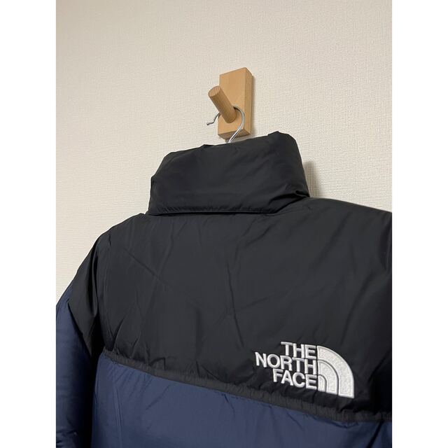 THE NORTH FACE(ザノースフェイス)の【新品】ザ ノースフェイス ヌプシ 1996 ダウン 700 紺×黒 S メンズのジャケット/アウター(ダウンジャケット)の商品写真