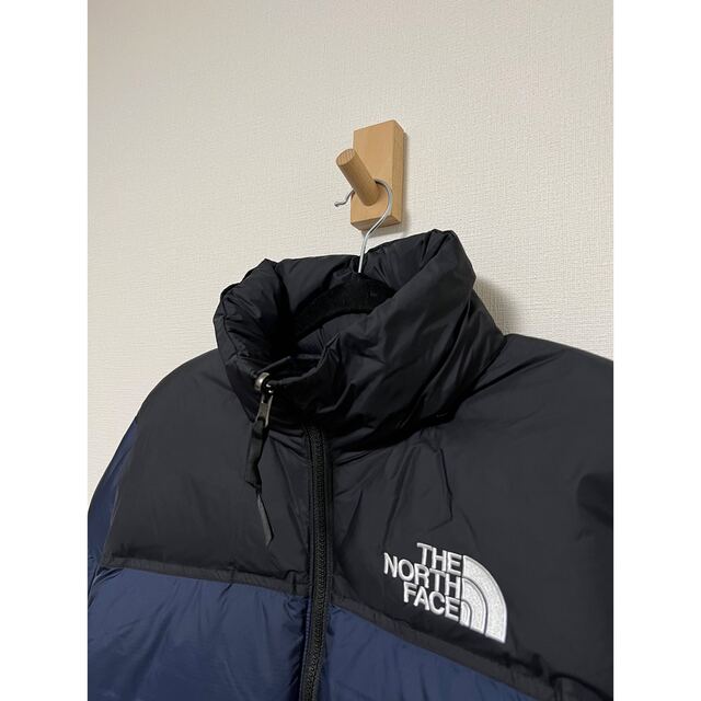 THE NORTH FACE(ザノースフェイス)の【新品】ザ ノースフェイス ヌプシ 1996 ダウン 700 紺×黒 S メンズのジャケット/アウター(ダウンジャケット)の商品写真