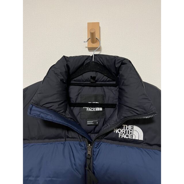 THE NORTH FACE(ザノースフェイス)の【新品】ザ ノースフェイス ヌプシ 1996 ダウン 700 紺×黒 S メンズのジャケット/アウター(ダウンジャケット)の商品写真