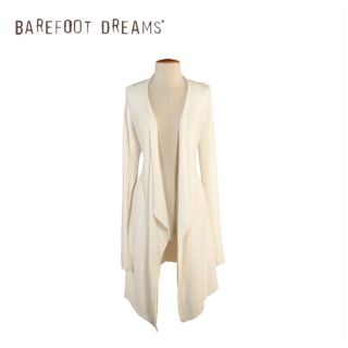 ベアフットドリームス(BAREFOOT DREAMS)のベアフットドリームス　ショールカーディガン ホワイト(カーディガン)