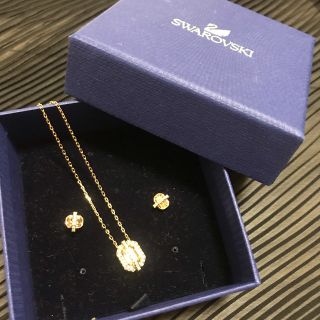 SWAROVSKI ネックレス&ピアスセット　イエロー系