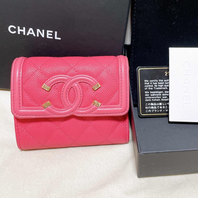 CHANEL シャネル　CCフィグリー　三つ折り財布　ピンク