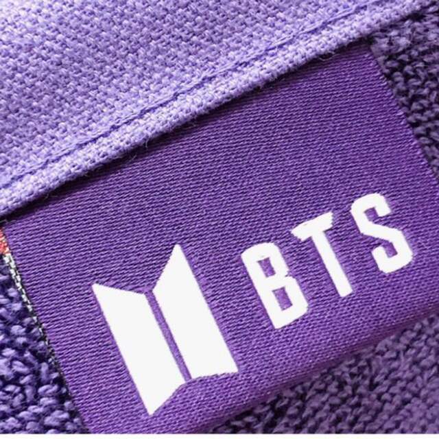 防弾少年団(BTS)(ボウダンショウネンダン)のBTS♡PURPLE タオル エンタメ/ホビーのタレントグッズ(アイドルグッズ)の商品写真