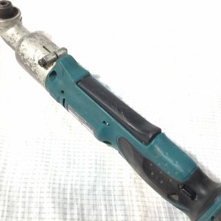 ☆品☆makita マキタ 14.4V 充電式アングルインパクトドライバ TL060D 本体+充電器(DC18RB)付 コーナーインパクトドライバー 60184