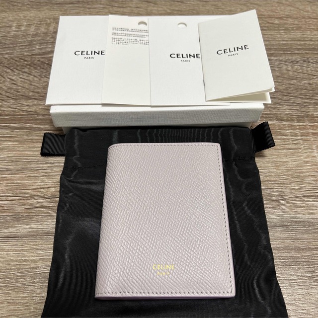 100 %品質保証 celine - 未使用 セリーヌ 二つ折り財布 コンパクト