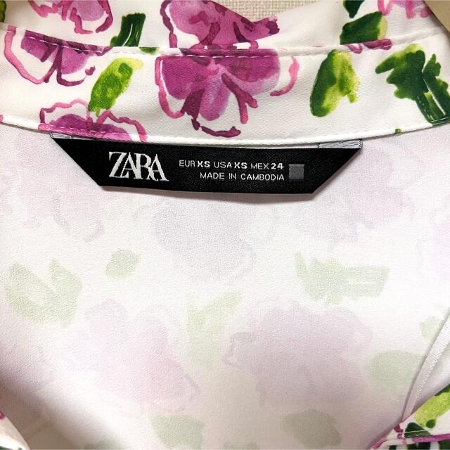 ZARA(ザラ)のラスト‼⭐️️Zara  シャツ フラワープリント レディース ブラウス レディースのトップス(シャツ/ブラウス(長袖/七分))の商品写真