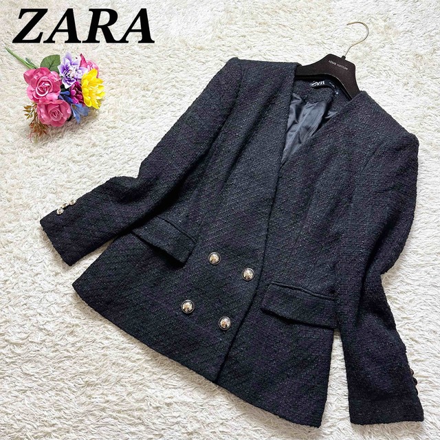 ZARA(ザラ)の美品ꕤZARA ノーカラージャケット ダブル 金ボタン ツイード 黒 USM レディースのジャケット/アウター(ノーカラージャケット)の商品写真