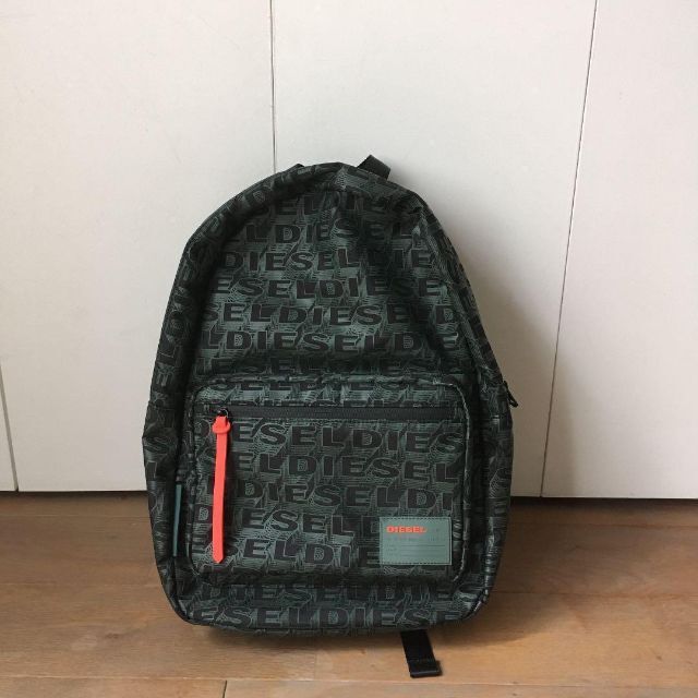 【美品】DIESEL ディーゼル 総柄ロゴバックパック | フリマアプリ ラクマ