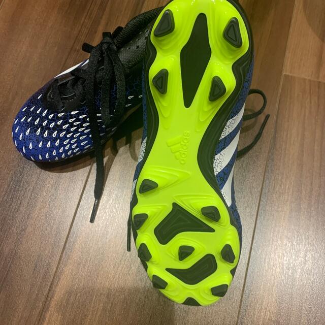 adidas(アディダス)のアディダス　サッカースパイク　20cm スポーツ/アウトドアのサッカー/フットサル(シューズ)の商品写真
