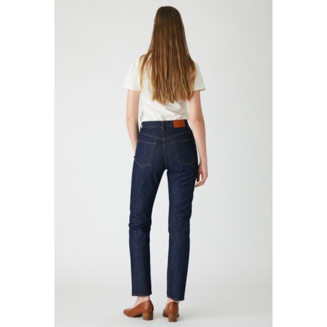 moussy(マウジー)のMOUSSY  PLAIN JEANS STRAIGHT SLIM 25 レディースのパンツ(デニム/ジーンズ)の商品写真