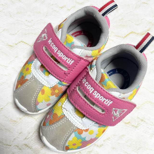 le coq sportif(ルコックスポルティフ)のle coq sportif スニーカー 靴 13cm 花柄 ピンク キッズ/ベビー/マタニティのベビー靴/シューズ(~14cm)(スニーカー)の商品写真