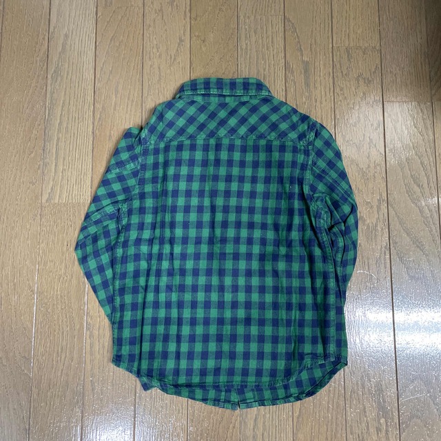 BeBe(ベベ)のべべ　シャツ　120㎝　2枚 キッズ/ベビー/マタニティのキッズ服男の子用(90cm~)(Tシャツ/カットソー)の商品写真