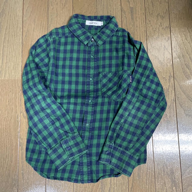 BeBe(ベベ)のべべ　シャツ　120㎝　2枚 キッズ/ベビー/マタニティのキッズ服男の子用(90cm~)(Tシャツ/カットソー)の商品写真