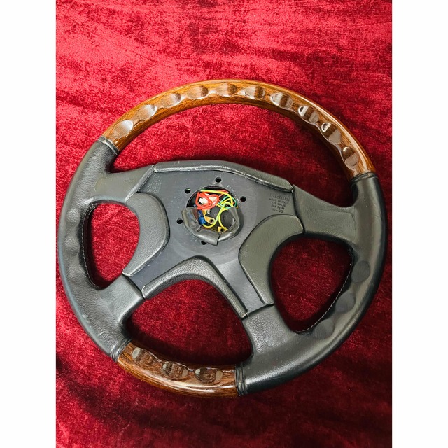 新品入荷5165 正規品!MOMO OLYMPIC モモオリンピックⅢ 36Φ