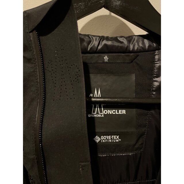 MONCLER(モンクレール)のモンクレール RHC 別注　LINTH JACKET ロンハーマン  ダウン メンズのジャケット/アウター(ダウンジャケット)の商品写真