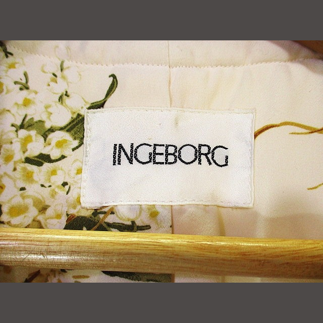 INGEBORG(インゲボルグ)のインゲボルグ INGEBORG ノーカラー ジャケット アイボリー リボン M レディースのジャケット/アウター(その他)の商品写真