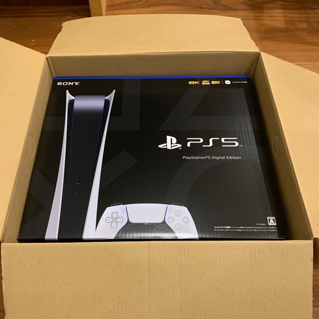 SONY(ソニー)のSONY PlayStation5 デジタルエディションCFI-1200B01 エンタメ/ホビーのゲームソフト/ゲーム機本体(家庭用ゲーム機本体)の商品写真