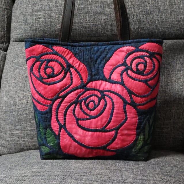 購入者が決まりました!ハンドメイド ハワイアンキルト バッグ (薔薇