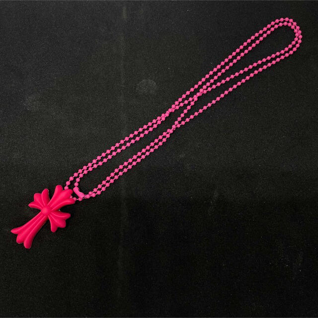 【男女兼用】ラバー クロスネックレス 十字架ネックレス ピンク メンズのアクセサリー(ネックレス)の商品写真