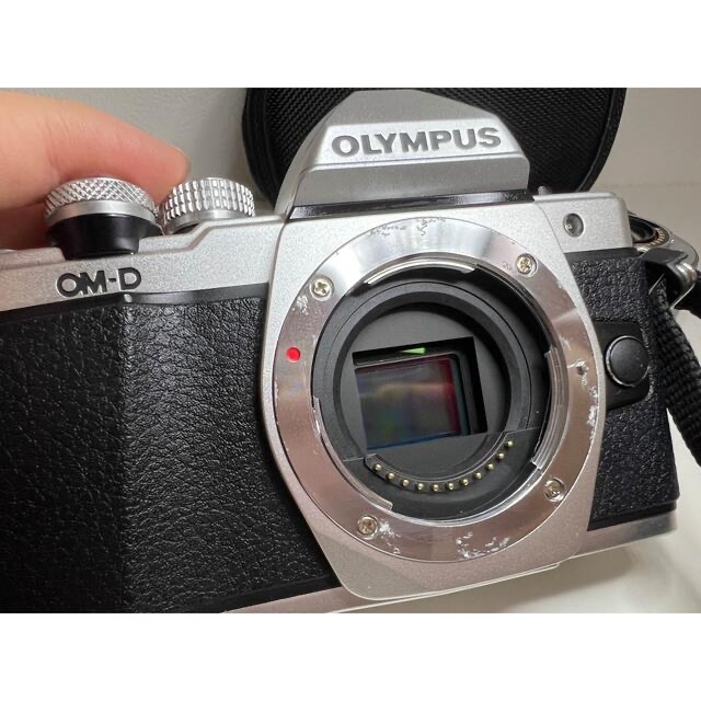 ミラーレス一眼レフ【12/31まで！！年末価格????】OLYMPUS ミラーレス一眼レフ《レンズ付》