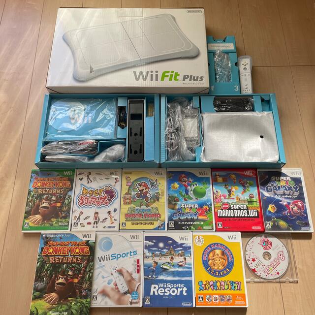 Wii(ウィー)のWii本体 wiifit ソフト エンタメ/ホビーのゲームソフト/ゲーム機本体(家庭用ゲーム機本体)の商品写真