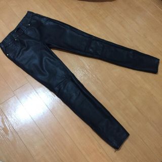 ザラ(ZARA)のZARA レザースキニーパンツ(カジュアルパンツ)