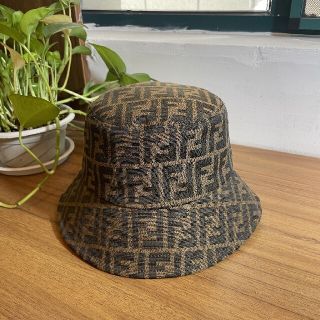 フェンディ 帽子の通販 100点以上 | FENDIのレディースを買うならラクマ