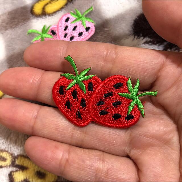 甘過ぎない✲真っ赤な⭐︎ストロベリー◉イチゴ◆刺繍ワッペン❥いちご✳フルーツ 食品/飲料/酒の食品(フルーツ)の商品写真