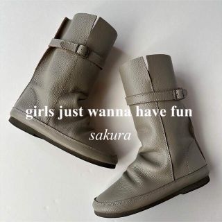 コース(KOOS)のミドルブーツ girls just wanna have fun 本革エトゥープ(ブーツ)