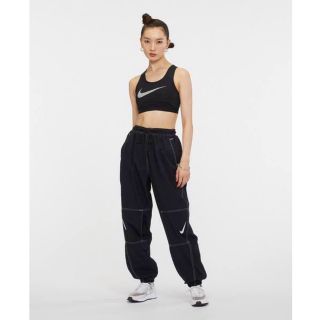特別ページ NIKE ナイキ スウッシュ レペル ジョガーパンツ ナイロンパンツ