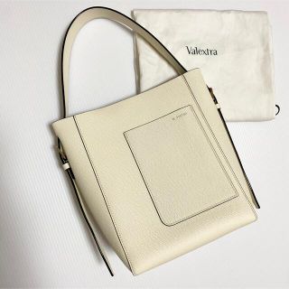 ヴァレクストラ(Valextra)のoriiiAF様専用❤️ヴァレクストラ バケットバッグ スモール ホワイト(ショルダーバッグ)