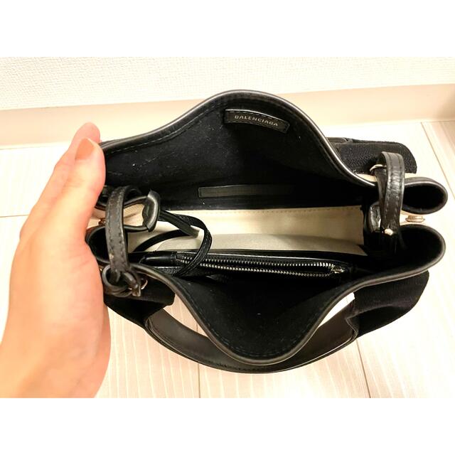 BALENCIAGA BAG(バレンシアガバッグ)のBALENCIAGA スモールカバス レディースのバッグ(ショルダーバッグ)の商品写真