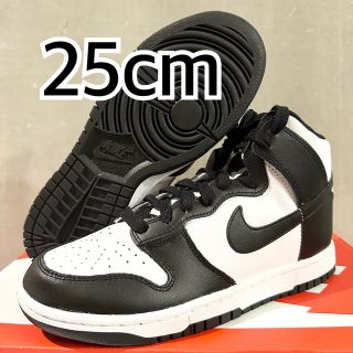 ナイキ(NIKE)の【新品】Nike WMNS Dunk High Black and White(スニーカー)