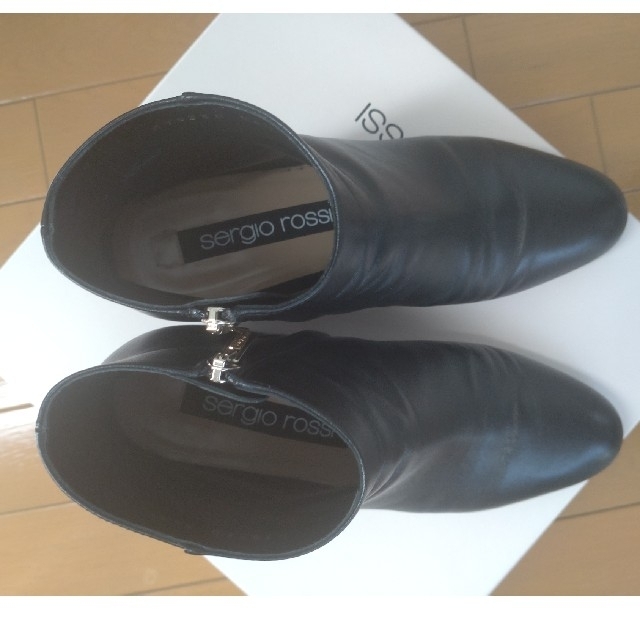 Sergio Rossi(セルジオロッシ)の《sergio rossi/セルジオロッシ》ショートブーツ 黒◆ 36.5 レディースの靴/シューズ(ブーツ)の商品写真