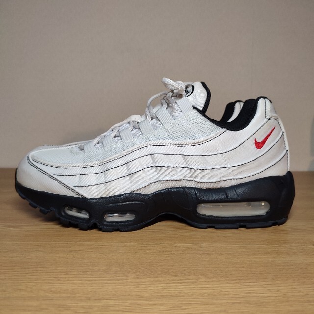 NIKE - 極美品 世界に1つ NIKE AIR MAX 95 BY YOUの通販 by Live でおすすめアイテム。 極美品 ブラック 95 エアマックス ナイキ スニーカー