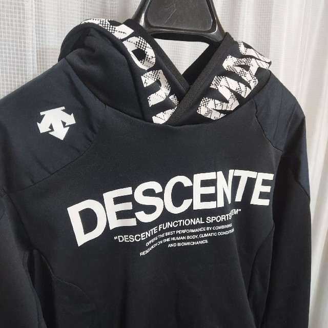DESCENTE 黒 パーカー 長袖 - トップス DESCENTE 黒 パーカー 長袖 - トップス