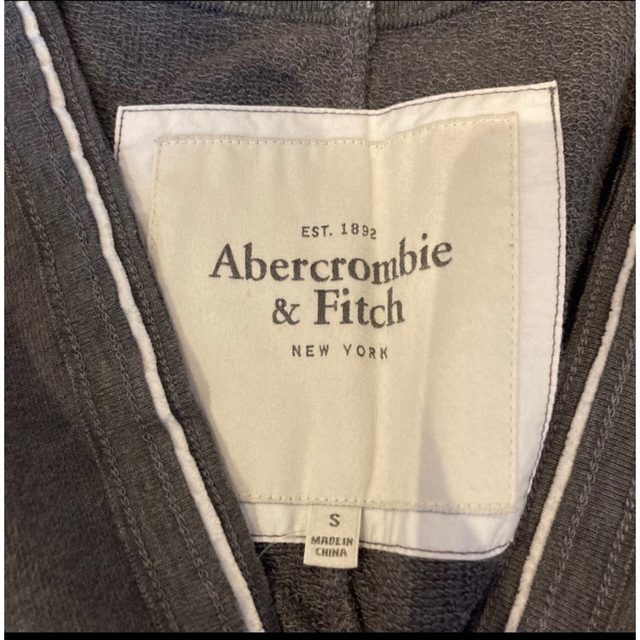Abercrombie&Fitch(アバクロンビーアンドフィッチ)のアバクロ　ボレロ　タグ付き　新品 レディースのジャケット/アウター(その他)の商品写真