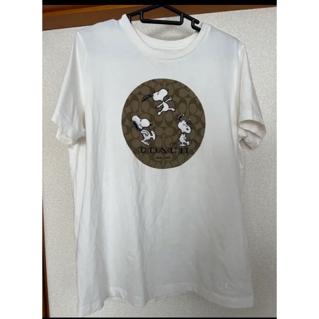 COACH(コーチ)のコーチ COACH スヌーピー ピーナッツ コラボ Tシャツ レディースのトップス(Tシャツ(半袖/袖なし))の商品写真