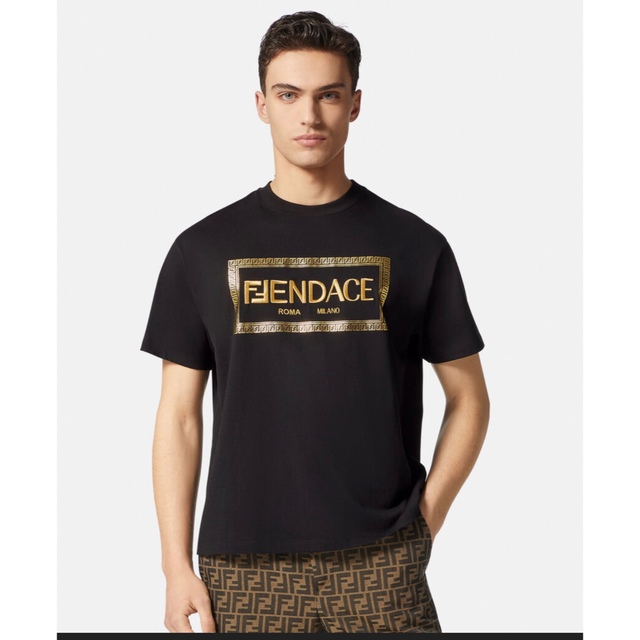 FENDI(フェンディ)のFENDI/VERSACE/Fendace/フェンダーチェTシャツ/ブラック/黒 メンズのトップス(Tシャツ/カットソー(半袖/袖なし))の商品写真