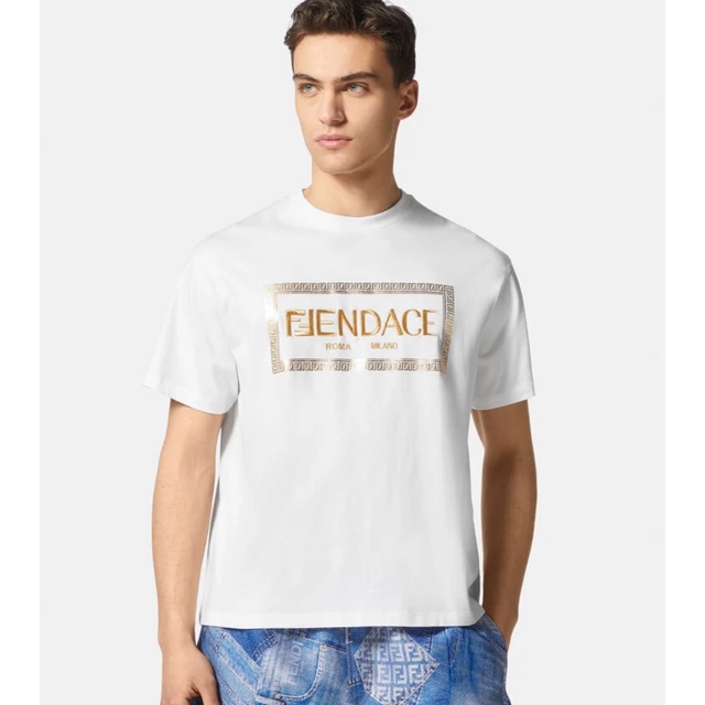 FENDI/VERSACE/Fendace/フェンダーチェロゴTシャツ/ホワイト