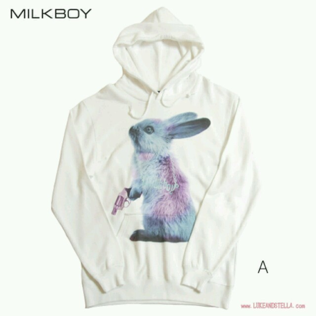 MILKBOY(ミルクボーイ)の♡MILKBOY 人気完売 うさぎ 銃 ゆめかわいい ラビット うさパーカー レディースのトップス(パーカー)の商品写真