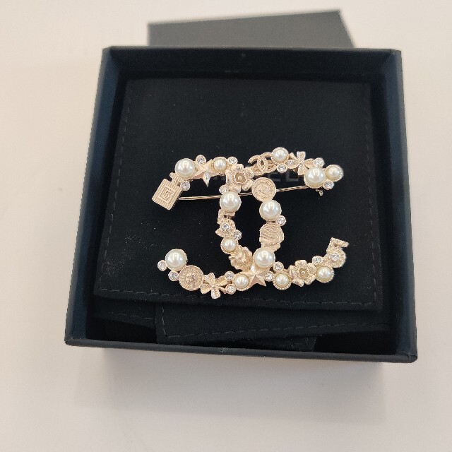 美品 CHANEL シャネルブローチ - www.glycoala.com