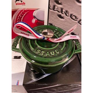 ストウブ(STAUB)のstaub GW値下げ新品未使用ラココットラウンド10バジルグリーン　匿名配送　(鍋/フライパン)