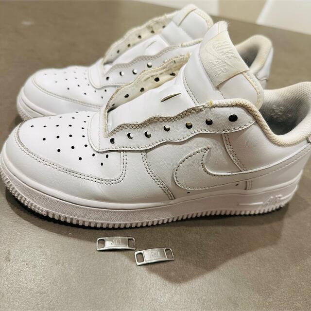 NIKE(ナイキ)のナイキ エアフォース1 ロー ホワイト 07 レディースの靴/シューズ(スニーカー)の商品写真