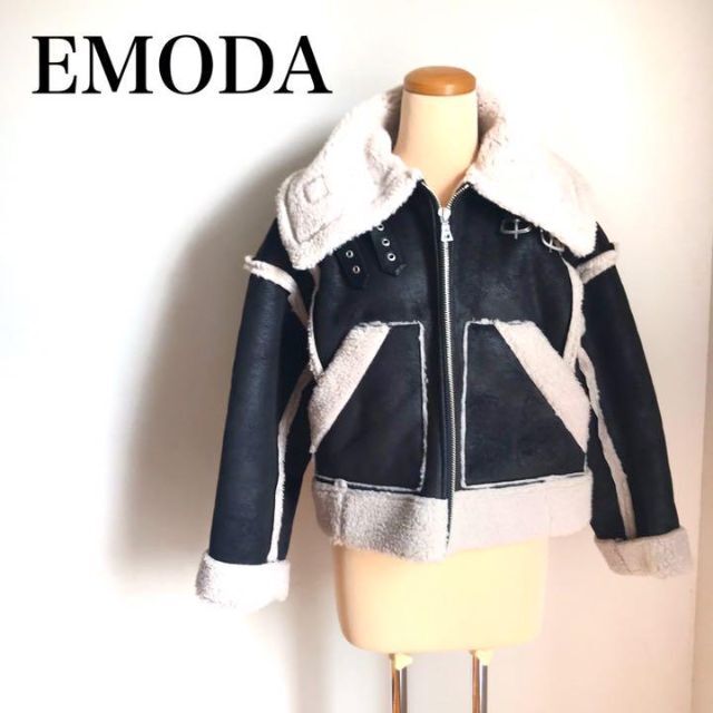 EMODA(エモダ)のEMODA　エモダ　ショートフェイクムートンブルゾン　ブルゾン　ショート丈 レディースのジャケット/アウター(ブルゾン)の商品写真