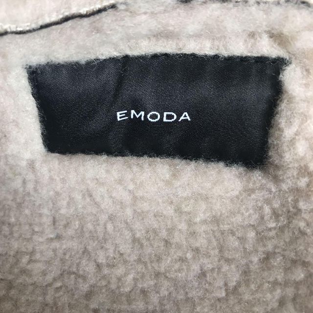 EMODA(エモダ)のEMODA　エモダ　ショートフェイクムートンブルゾン　ブルゾン　ショート丈 レディースのジャケット/アウター(ブルゾン)の商品写真