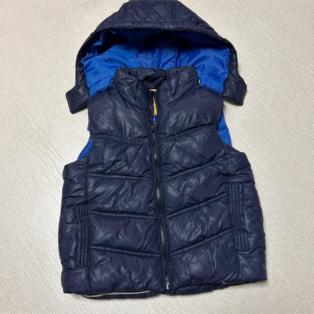 ZARA KIDS(ザラキッズ)のZARAキッズ　ダウンベスト120 ザラキッズ122 キッズベスト120 キッズ/ベビー/マタニティのキッズ服男の子用(90cm~)(ジャケット/上着)の商品写真